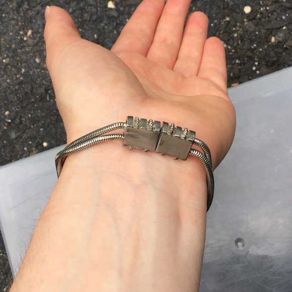 LOFT Magnetic necklace & bracelets set OS - Picture 5 of 12